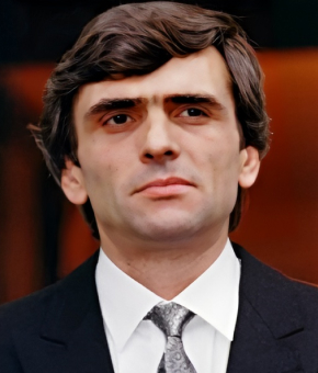 auhtor 1